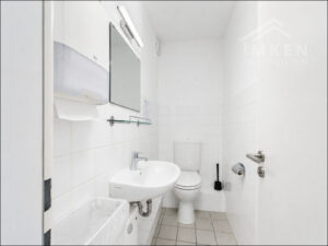 Separates WC zum kl. Besprechungsraum