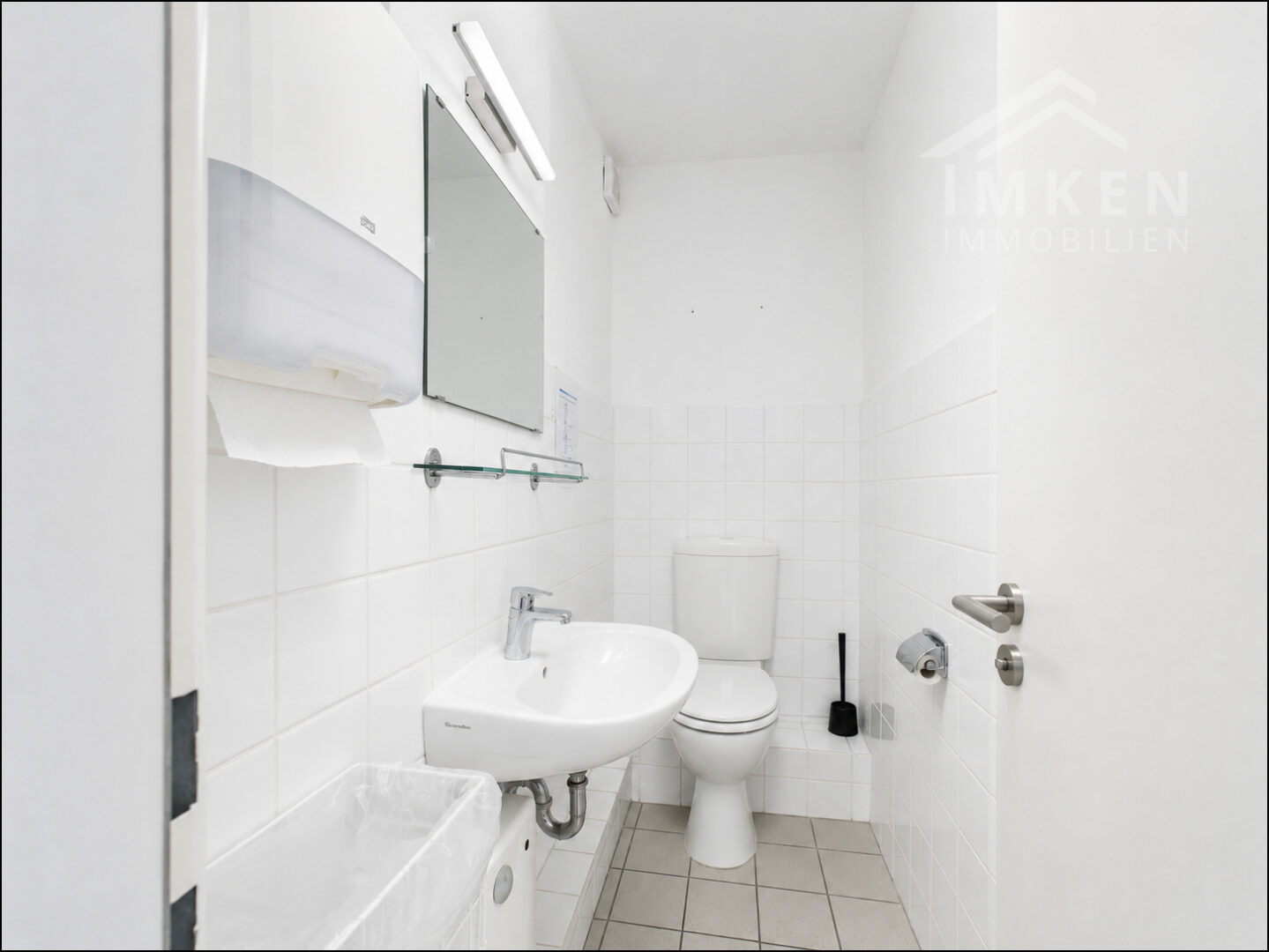 Separates WC zum kl. Besprechungsraum