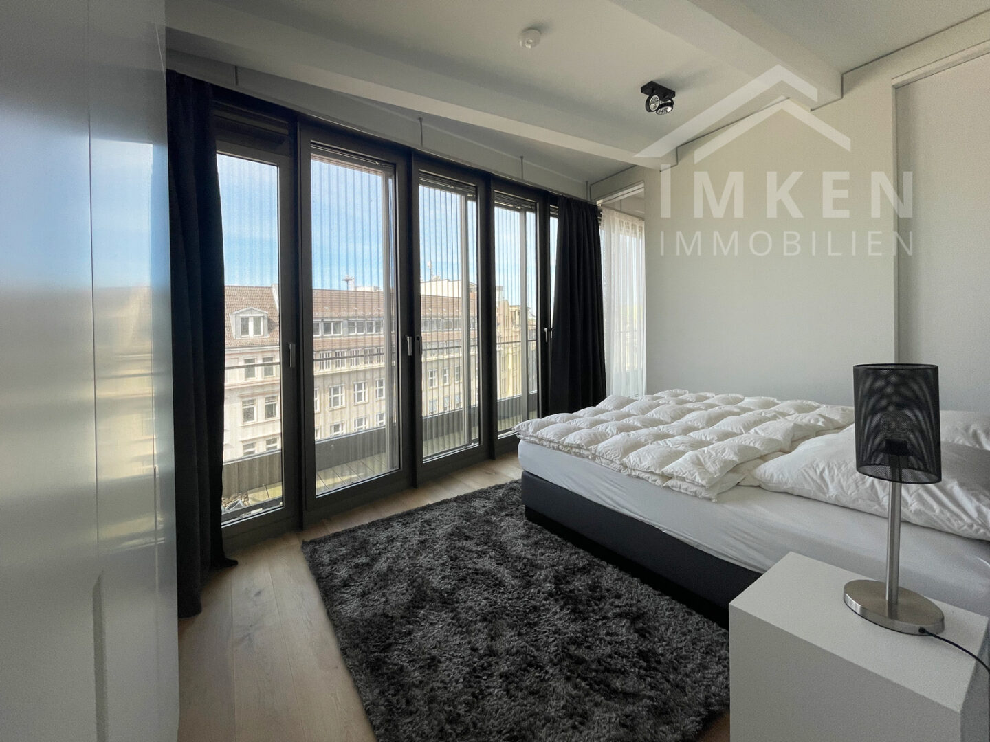 Schlafzimmer 1